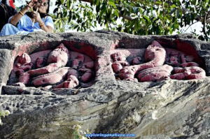 Artefacts on Umananda Island Rocks